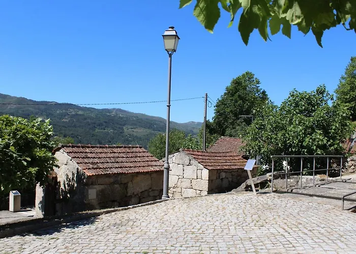 Casas Velhas * Santo Aleixo de Além Tamega