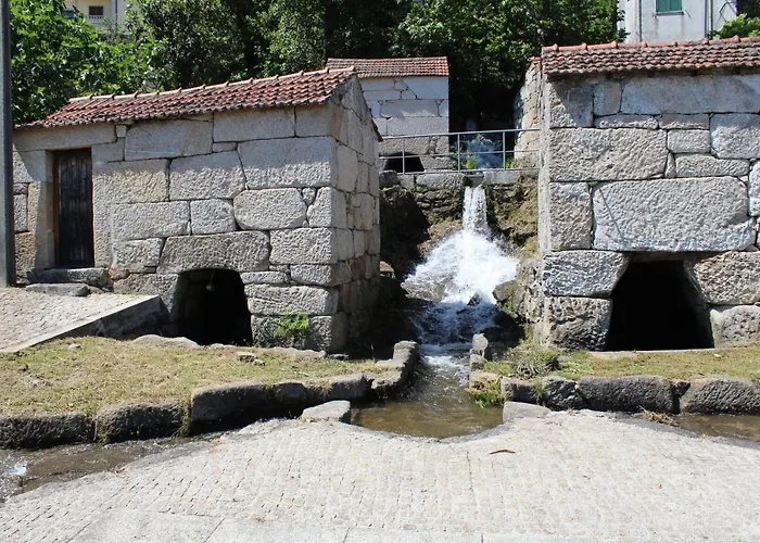 Casas Velhas * Santo Aleixo de Alem Tamega